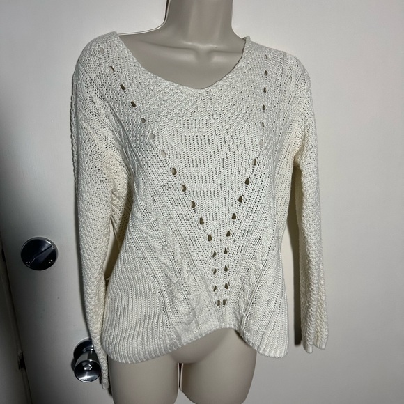 Forever 21 Sweaters - Forever 21 Ivory Knit V-Neck Sweater